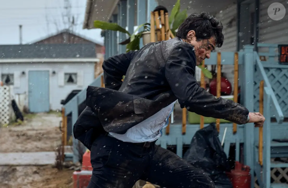Noah Centíneo se entrega em gravações de 'O Recruta'