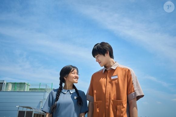 'Pavana': Na Coreia do Sul dos anos 90, Mi-jung, Gyeong-rok e Yo-han se aproximam em uma loja de departamentos, e a conexão entre eles vira um refúgio contra o preconceito