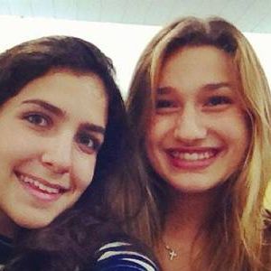 Na sua adolescência, Sasha Meneghel sempre aparecia em fotos com amigas nas redes sociais