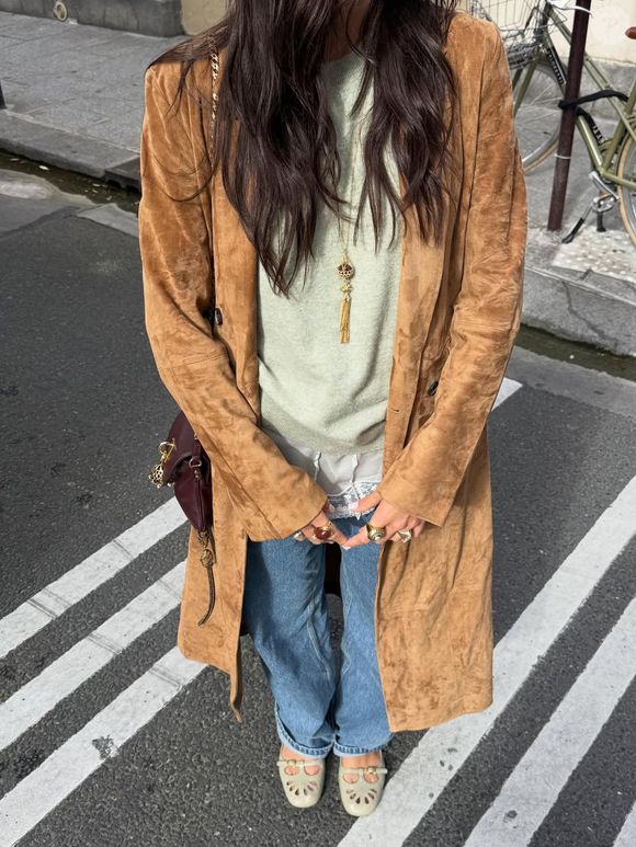 Bruna foi vista com a calça reta Danielle, da marca nova-iorquina Khaite