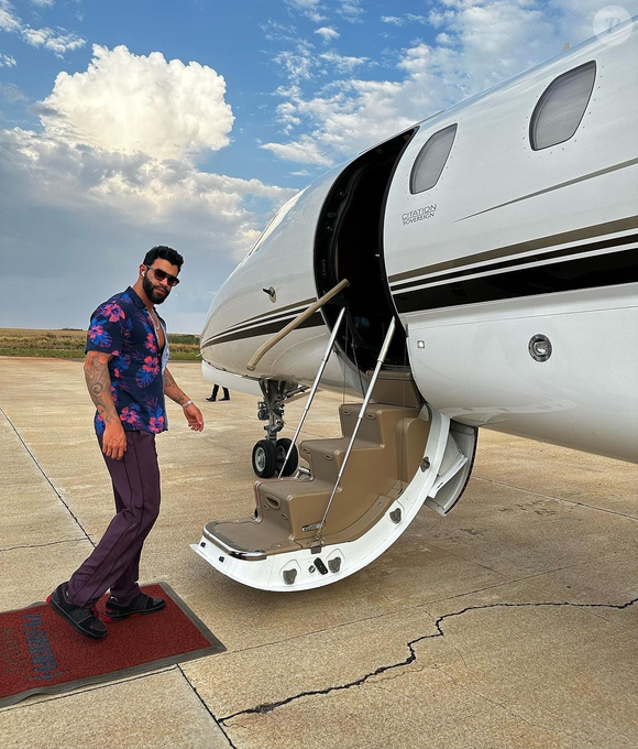 O avião utilizado por Gusttavo Lima é um Gulfstream G550, modelo conhecido pelo luxo e pela autonomia para viagens de longa distância