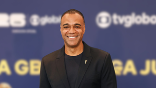 Nem no Google Meet, nem nos Estúdios Globo: Denílson recebeu convite para cobrir a Copa 2026 em churrascaria e por muito pouco não ficou de fora. 'Queria ver se...'