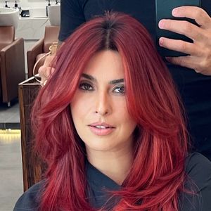 Fernanda Paes Leme ficou ruiva, agora em tom mais próximo do cereja, em 2023: "Surtei mais uma vez"