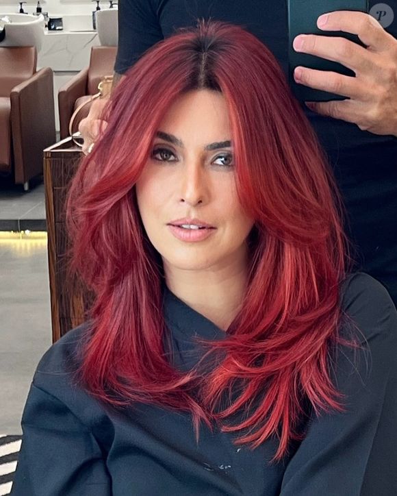 Fernanda Paes Leme ficou ruiva, agora em tom mais próximo do cereja, em 2023: "Surtei mais uma vez"