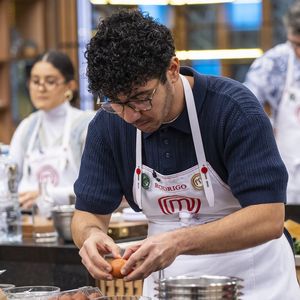 A prova de eliminação do MasterChef Brasil 2026 colocou os competidores diante do desafio de preparar a bisque perfeita, um caldo à base de crustáceos
