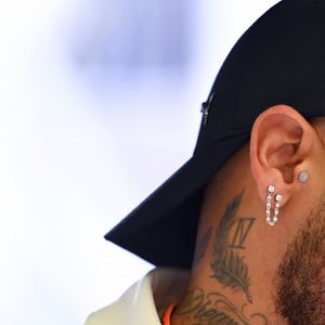 Neymar leva cerca de uma hora para voar de Mangaratiba, cidade do Rio de Janeiro onde tem uma mansão, para Santos
