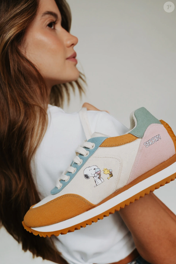 Com Snoopy e seu inseparável companheiro Woodstock nos detalhes, o novo tênis da Sloul aposta em uma combinação de cores suaves e visual descontraído. O lançamento é inspirado no estilo casual e urbano e foi pensado para combinar com diferentes ocasiões, do trabalho aos momentos de lazer