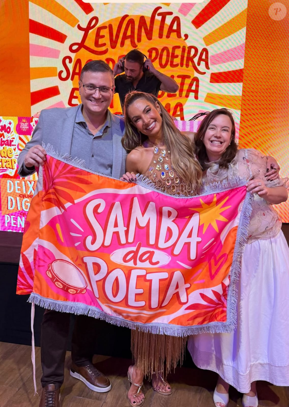 Patrícia Poeta recebe convidados para celebrar seus 50 anos com uma festa em São Paulo; look dourado e roda de samba marcaram a noite