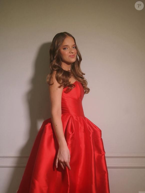 Rafaella Justus escolheu um vestido que está em promoção de 30% OFF atualmente no site oficial da Oro Brand