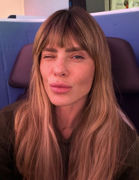 Carolina Dieckmmann também recorre a outros tratamentos, incluindo radiofrequência, ultrassom microfocado e laser