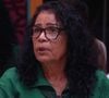 Quem saiu do 'BBB 25'? Vilma deixa o programa com homenagem de Tadeu Schmidt e web ironiza: 'No dia da mentira'