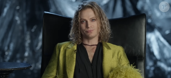 A trama traz Lestat formando uma banda de rock e se lançando como astro internacional para contar sua versão dos fatos