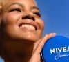 Nunca havia pensado reutilizar as latas vazias da Nivea para fazer organizadores de cozinha: ficam lindos e deixaram minha casa muito mais organizada