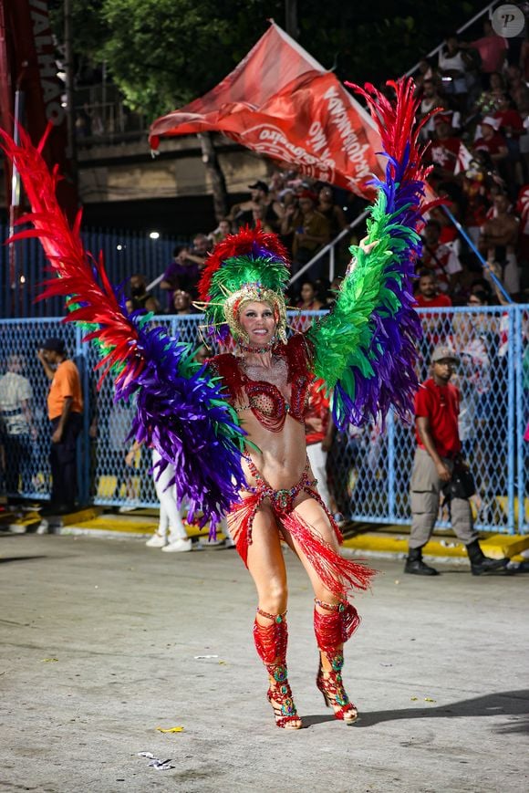Musa do Salgueiro, Livia Andrade referenciou a Serpente Emplumada em sua fantasia