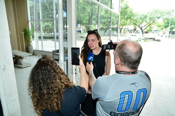 Filha de Gerson Brenner disse que contou ao pai sobre sua gravidez: 'Consegui ver ele esboçar um sorriso para mim'