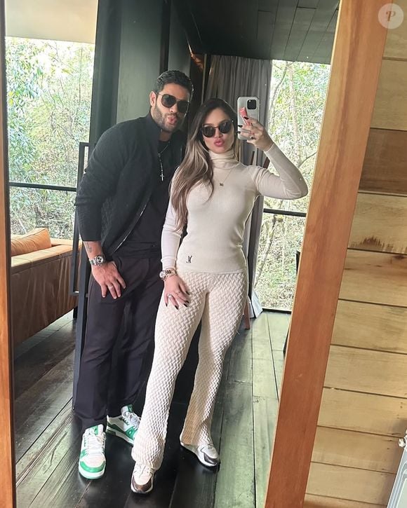 Hulk e Camila Ângelo estão juntos oficialmente há cinco anos