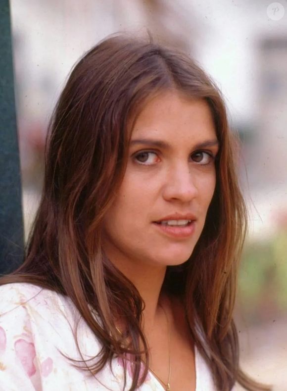 Novela 'Tieta': Elisa ganha uma televisão de Tieta.