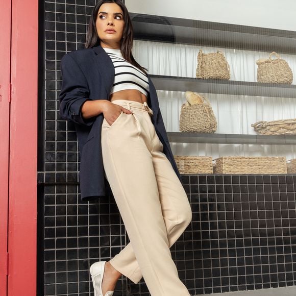 Vanessa Giácomo é mãe de Maria (09 anos), de Moisés (14 anos), e de Raul (16 anos). Atriz deixa claro que adora moda.