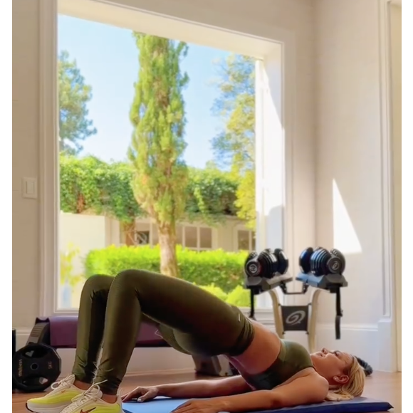 Nesta quarta-feira (16), Eliana compartilhou um vídeo mostrando uma rotina de treinos 'rapidinha'