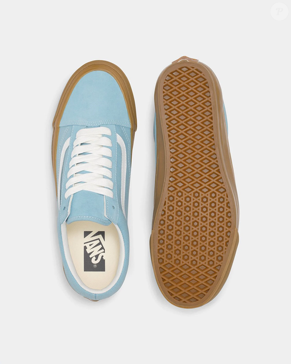 O tênis da Vans combina referências vintage com detalhes atualizados, como palmilha reformulada e construção refinada, desenvolvidas para proporcionar um ajuste mais preciso