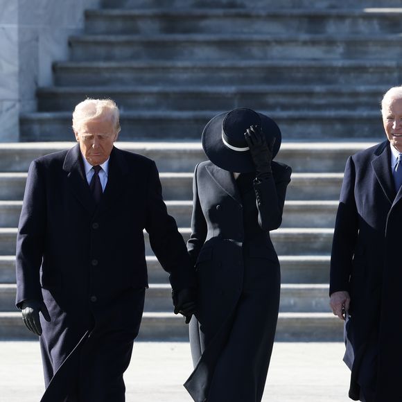 A esposa de Trump costuma apostar em roupas como um meio de comunicação estratégico.