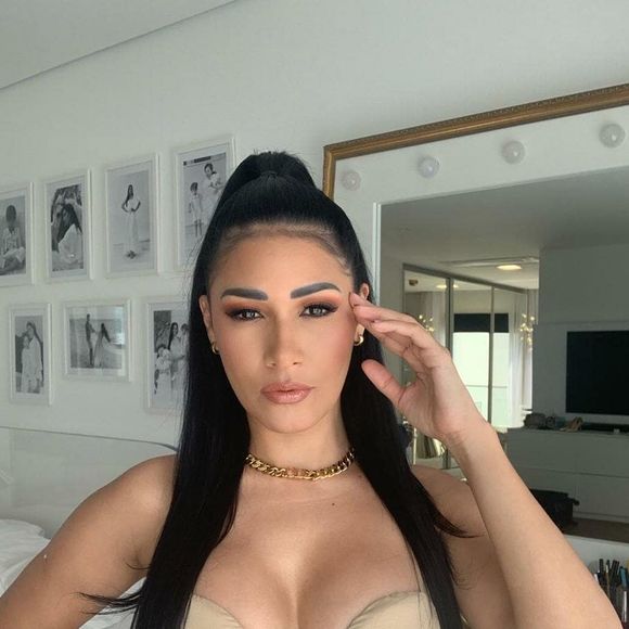 Simaria viveu momentos conturbados no final do ano passado com a veiculação de falsos conteúdos pornográficos atribuídos a ela