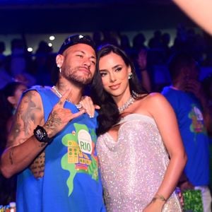 Neymar e Bruna Biancardi escolheram curtir a folia no Camarote Rio