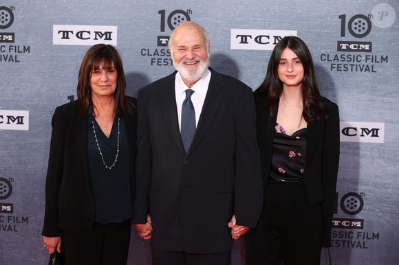 Nascido no Bronx, em Nova York, em 1947, Rob era filho do comediante Carl Reiner e da atriz e cantora Estelle Lebost. Ele conheceu Michele Singer durante as filmagens de "Harry e Sally – Feitos Um Para o Outro". O casal se casou em 1989 e teve três filhos.