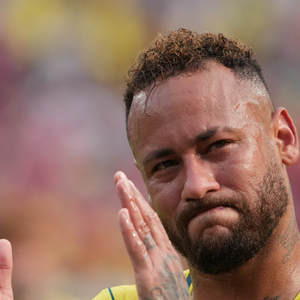 Neymar se reapresenta ao Santos na sexta-feira (17) após a eliminação do Brasil na Copa de 2026. Futuro do camisa 10 segue indefinido