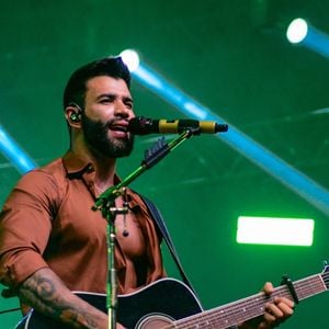 Gusttavo Lima sentiu desconforto gastrointestinal horas após retornar ao Brasil e cancelou show no festival Villamix