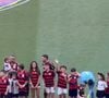 Neto de Silvio Santos e filho de Patricia Abravanel, Pedro entrou em campo com os jogadores do Flamengo