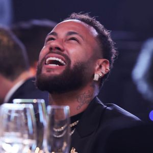 Camisa 10 do Santos, Neymar prestigia evento do Instituto Projeto Neymar Jr. e deixa futuro no futebol em aberto após contrato