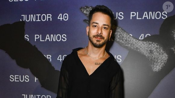 Junior Lima deixou apartamento antes do tempo mínimo de permanência ao alegar presença de umidade e bolor contínuo, em risco à saúde