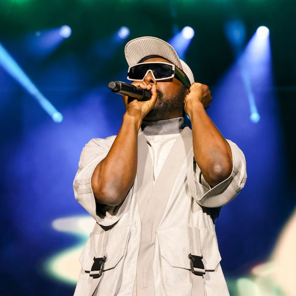 Will.i.am admitiu que poderia estar 'nadando em dinheiro' caso tivesse aceitado a proposta de investimento no Airbnb