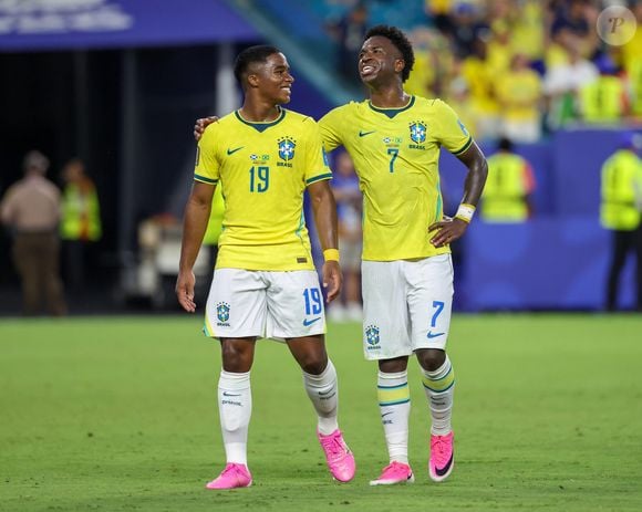 Endrick e Vini Jr. viram assunto nas redes após coincidência em foto publicada depois da vitória do Brasil na Copa do Mundo 2026