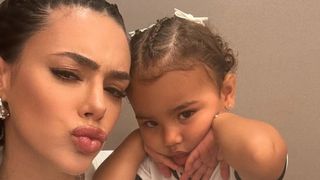 Bruna Biancardi dá fim a resguardo 11 dias após nascimento da 2ª filha e web reprova: 'Não brinque com isso!'