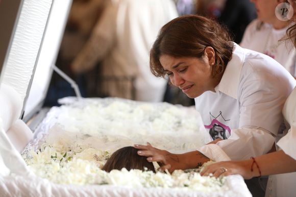 Com Preta Gil no caixão, Jude Paulla deu seu adeus à amiga