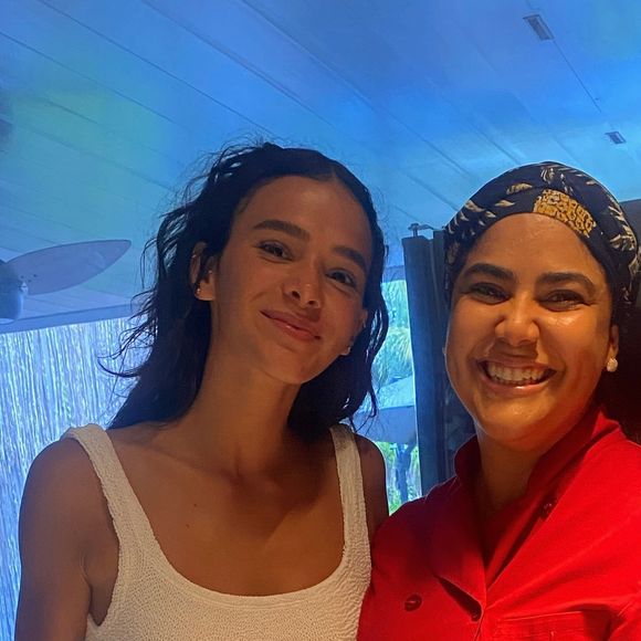 A beleza natural de Bruna Marquezine e João Guilherme encantou a chef