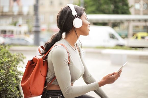 Para muitas vezes, ouvir a mesma música é uma forma de se sentir mais protegido do mundo