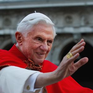 Renúncia do Papa Bento XVI no carnaval abriu caminho para o conclave que elegeu Papa Francisco