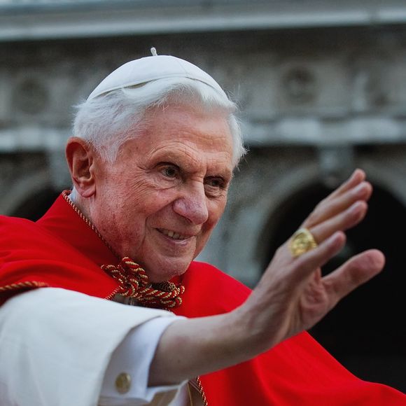 Renúncia do Papa Bento XVI no carnaval abriu caminho para o conclave que elegeu Papa Francisco