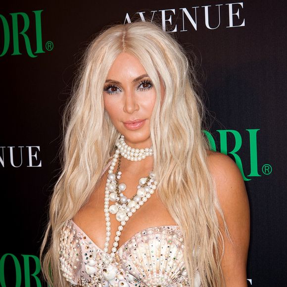 2012: loira pela primeira vez, Kim Kardashian deixou muita gente impressionada