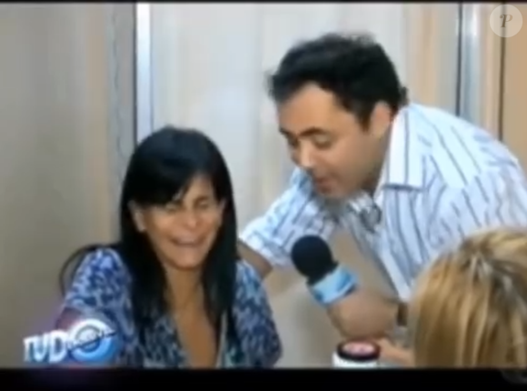 Gretchen mostrou que estava trabalhando com aplicações de unha de gel. Ela havia feito um curso com sua manicure, em João Pessoa, e decidiu levar a técnica para os Estados Unidos