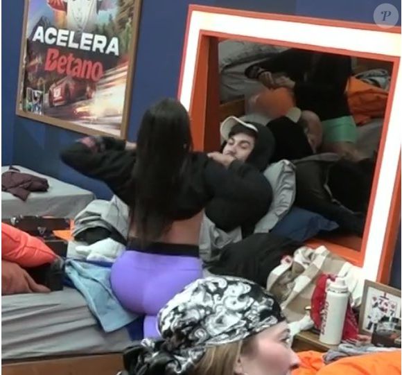 Yoná Sousa também está causando em 'A Fazenda 17', colecionando brigas - como a que mostrou os seios para peão