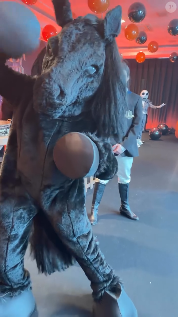 Aniversário das filhas gêmeas de Ivete Sangalo: tinha até ator interpretando um cavalo!