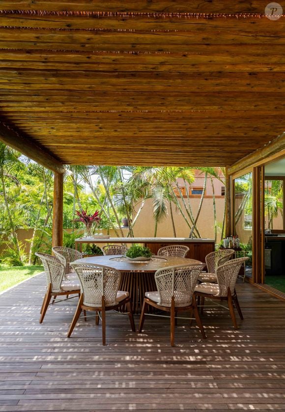 Casa de Heloísa Perísse na Bahia chama atenção por quartos sem TV e muito espaço externo