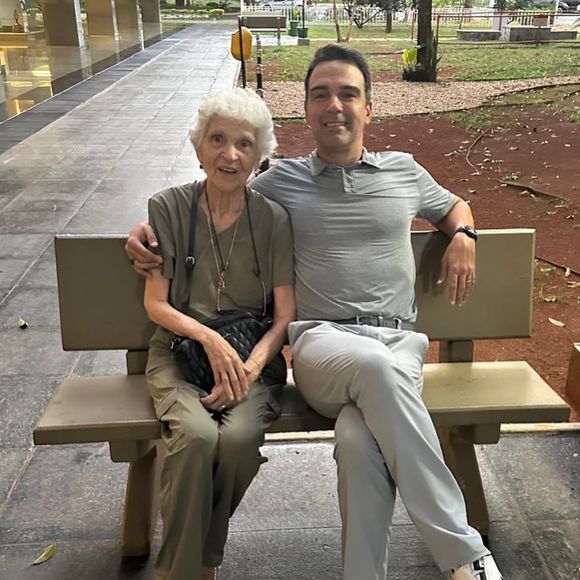 "O que me consola é pensar que você viveu 92 anos com tantos momentos bonitos, que criou três filhos realizados e felizes, que você viu netos e bisnetos", lamentou Tadeu Schmidt