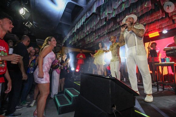 Paolla Oliveira foi prestigiar um show do mozão, Diogo Nogueira