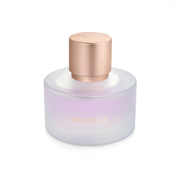Life Provence (Vivara) 60ml | R$ 290,00 - com uma proposta floral mais sofisticada, a composição mistura frutas como maçã, kiwi e damasco nas notas de topo, enquanto o coração traz lavanda, jasmim e frésia