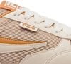 Inspirado nos clássicos retrô runners da Fila, o Renno Classic aposta em um design moderno, solado leve e combinação de cores neutras que combinam com diferentes produções da estação